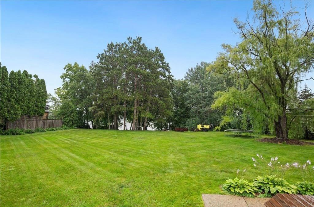 GREEN SPACE EVERYWHERE YOU TURN!