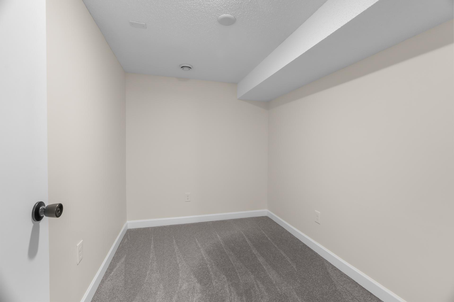 9109 Queen Ave S MLS-35.jpg