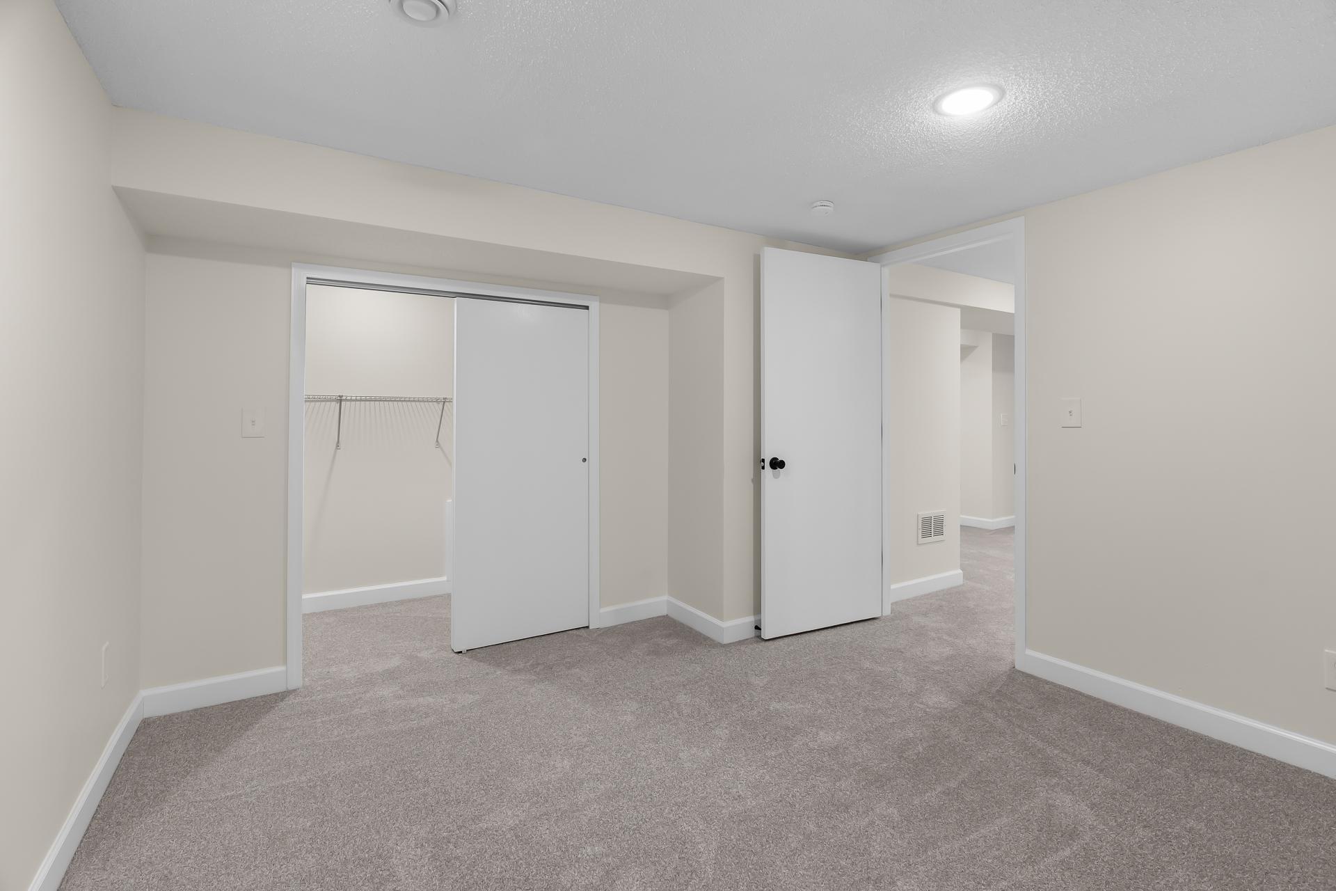 9109 Queen Ave S MLS-34.jpg