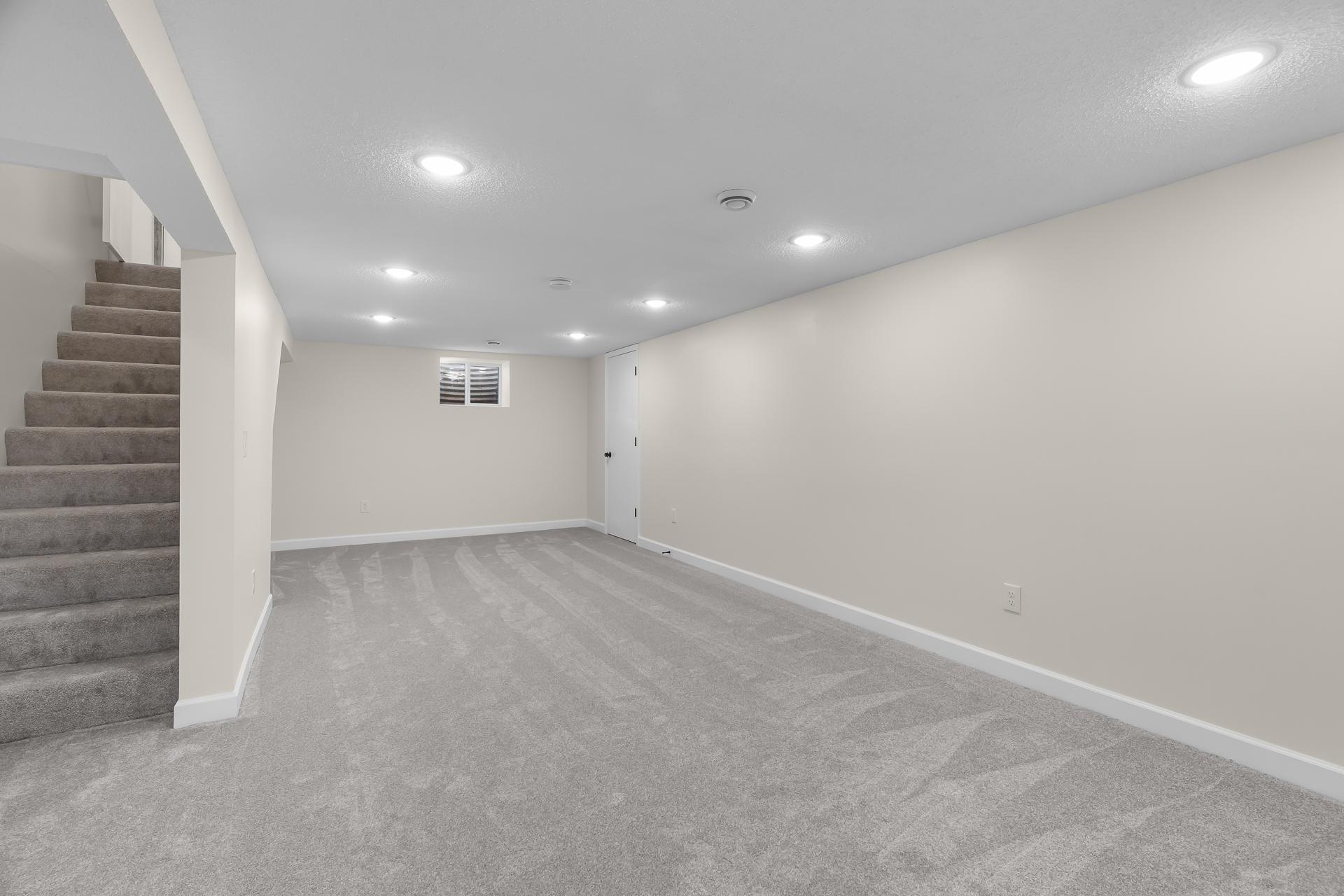 9109 Queen Ave S MLS-30.jpg