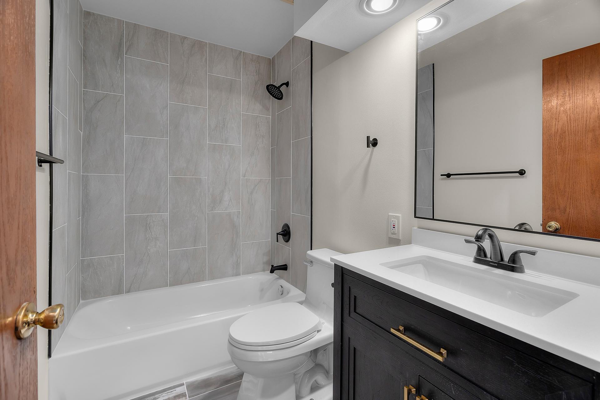 9109 Queen Ave S MLS-28.jpg