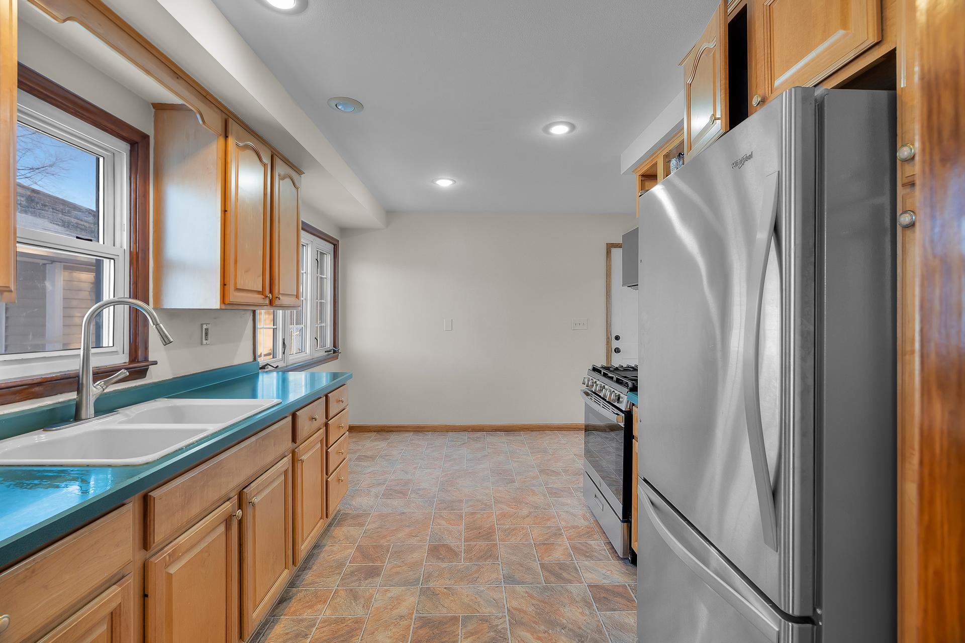 9109 Queen Ave S MLS-20.jpg