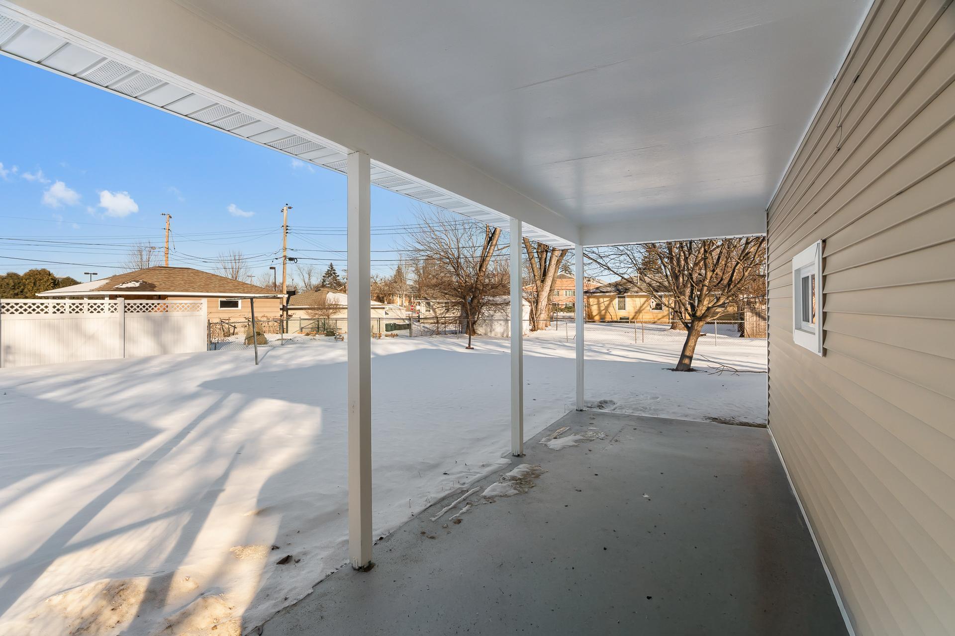 9109 Queen Ave S MLS-40.jpg