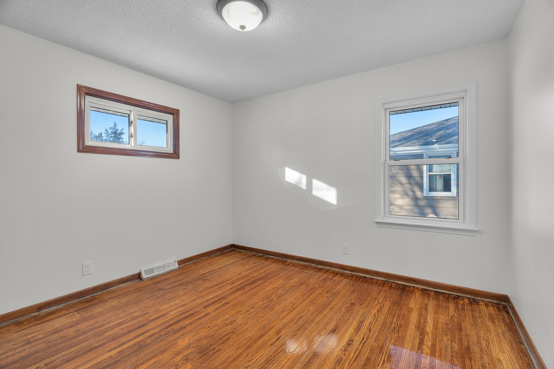 9109 Queen Ave S MLS-26.jpg