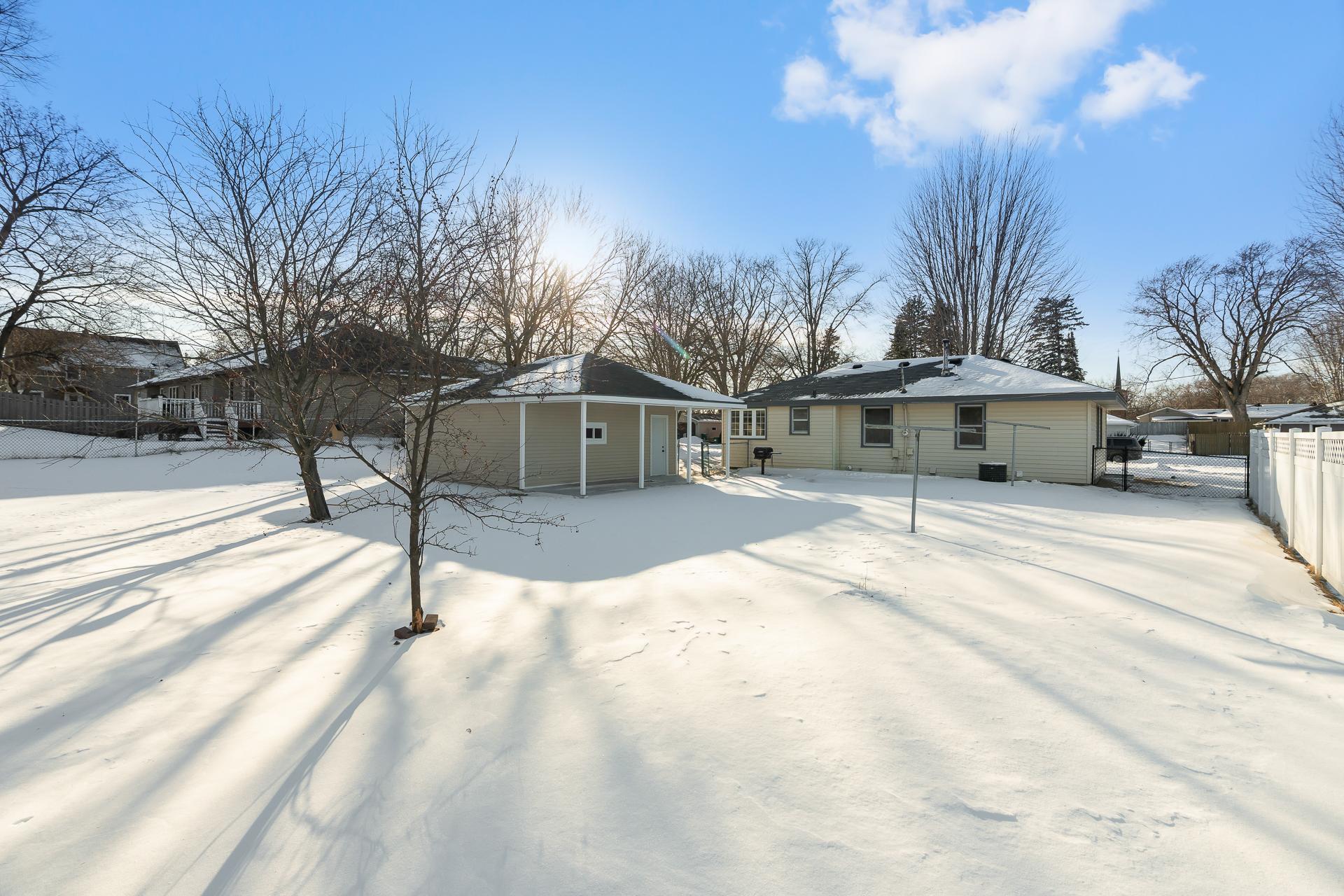 9109 Queen Ave S MLS-42.jpg