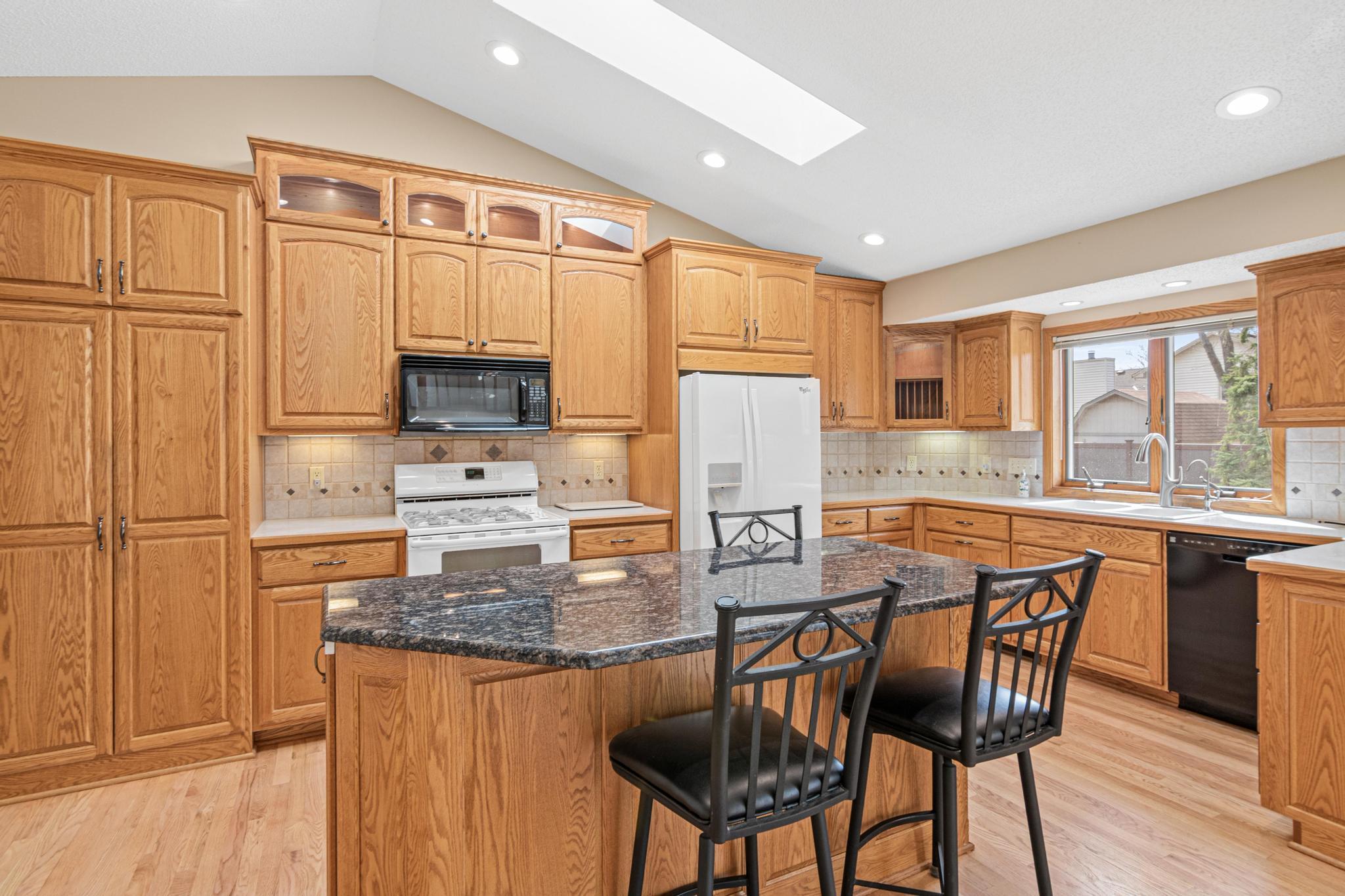 12465 90th Pl N, Maple Grove-4.jpg