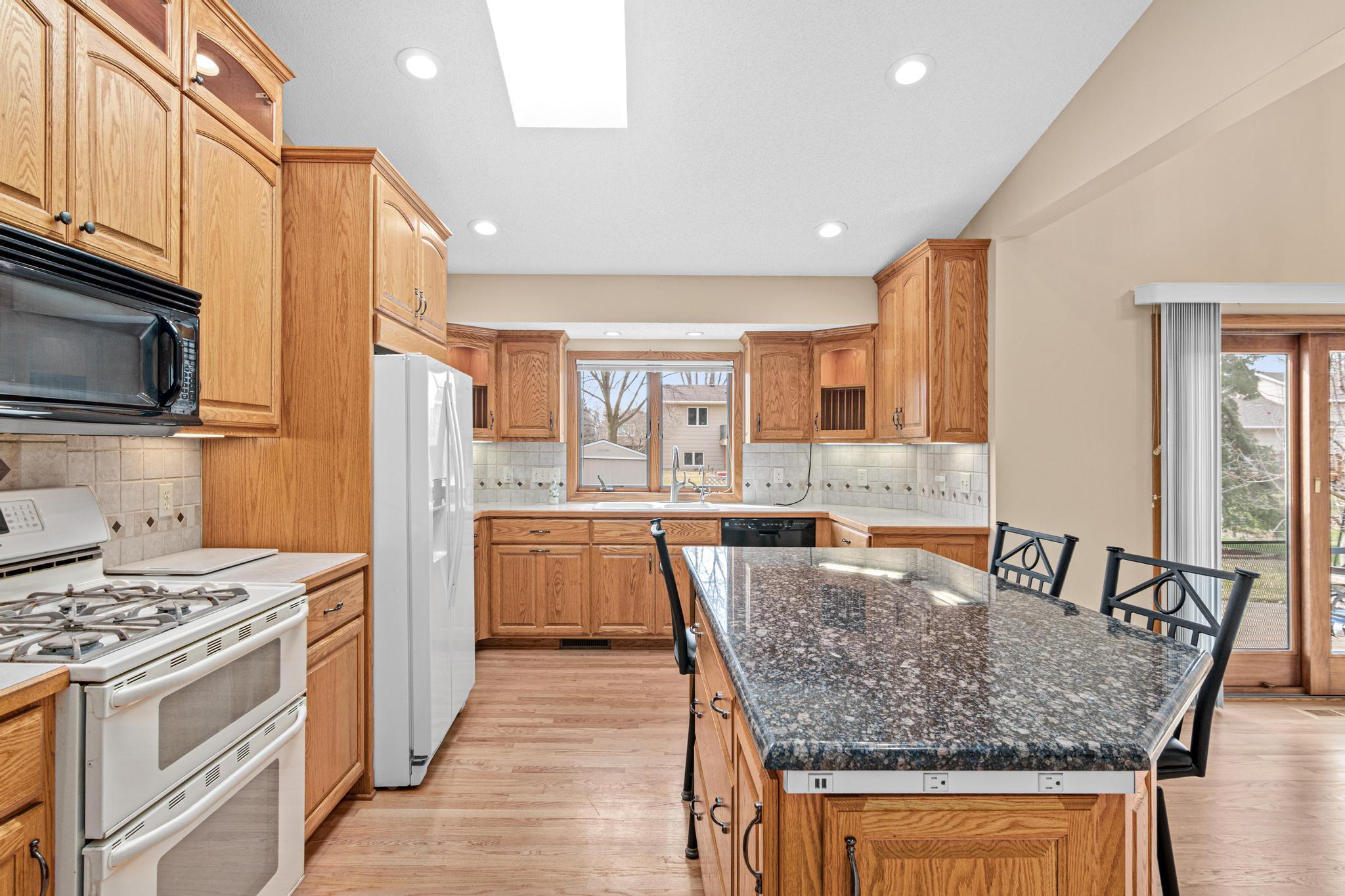 12465 90th Pl N, Maple Grove-5.jpg