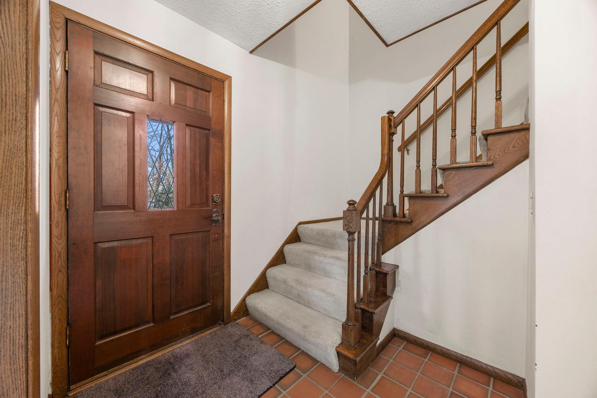 6-web-or-mls-9449 Woodridge Dr-75.jpg