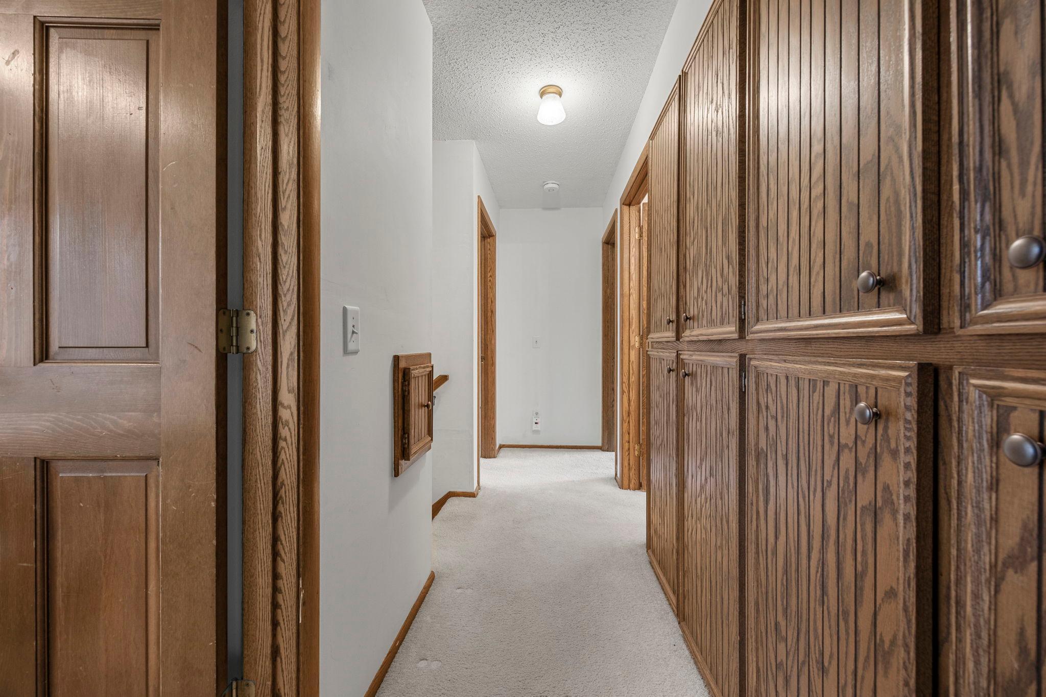 61-web-or-mls-9449 Woodridge Dr-330.jpg