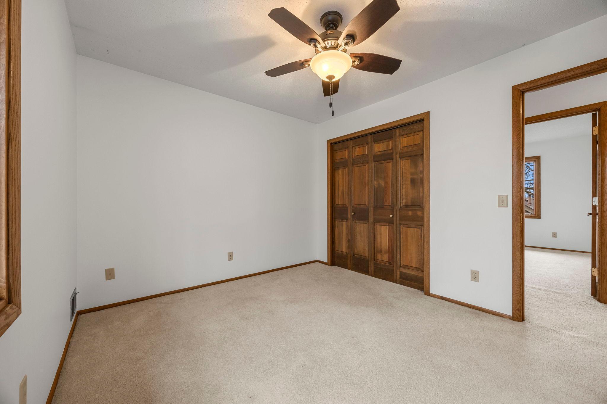 55-web-or-mls-9449 Woodridge Dr-255.jpg