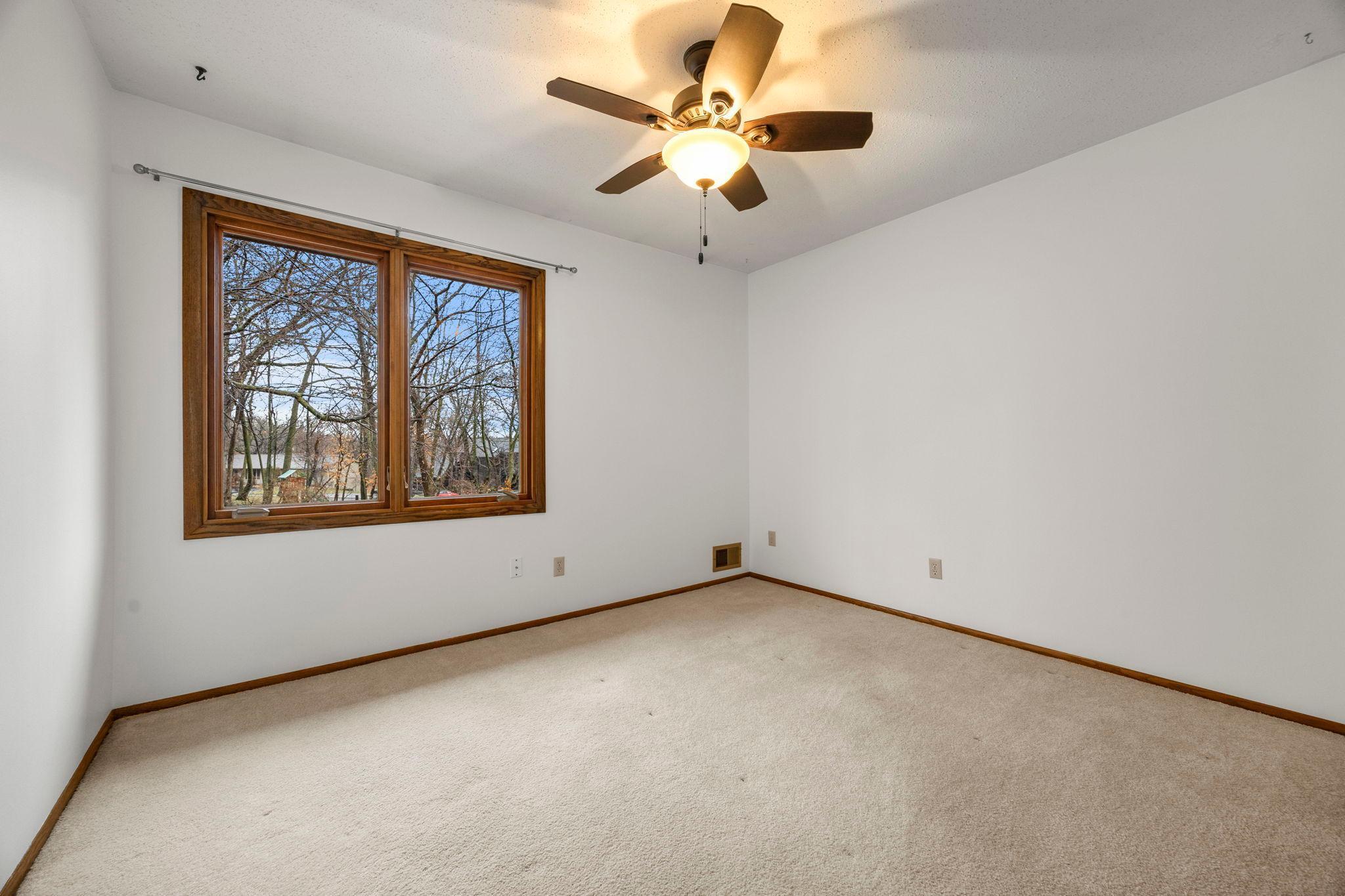 54-web-or-mls-9449 Woodridge Dr-250.jpg