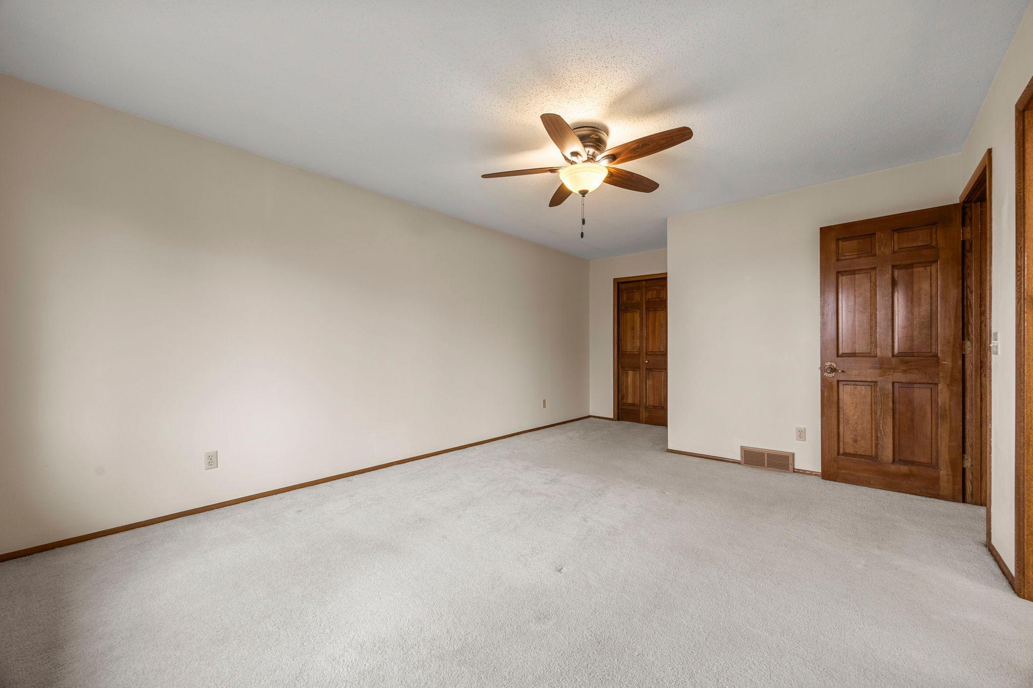 47-web-or-mls-9449 Woodridge Dr-315.jpg