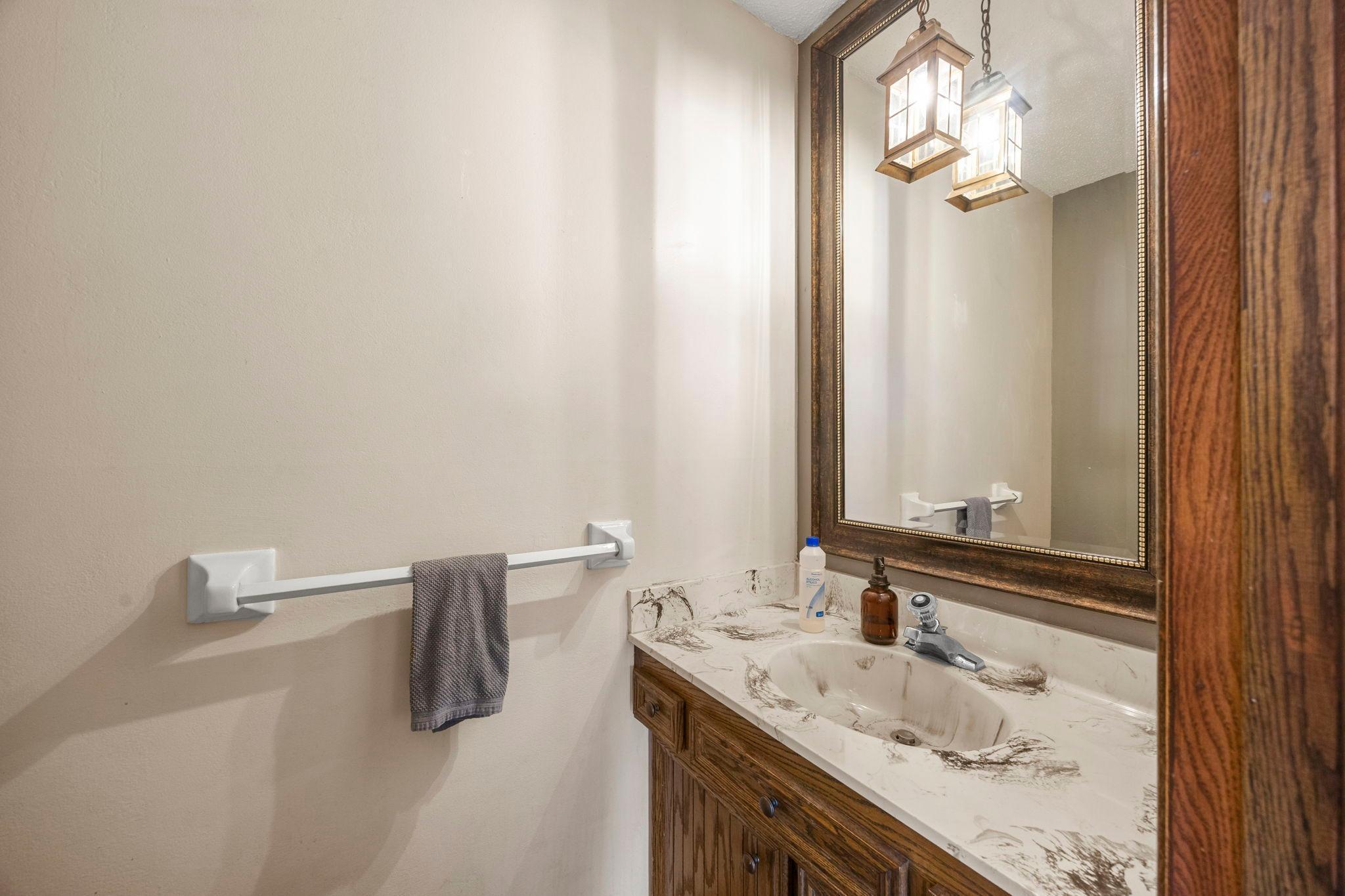 37-web-or-mls-9449 Woodridge Dr-170.jpg