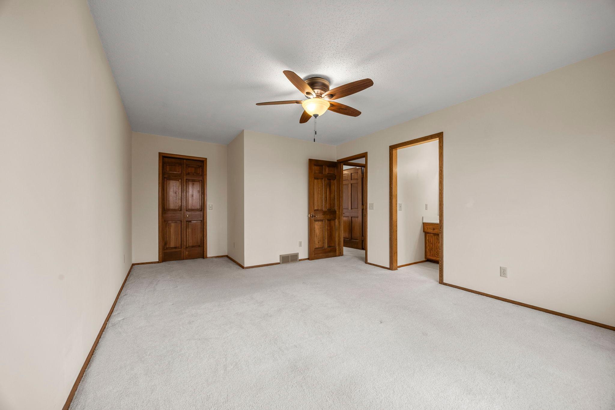 46-web-or-mls-9449 Woodridge Dr-310.jpg