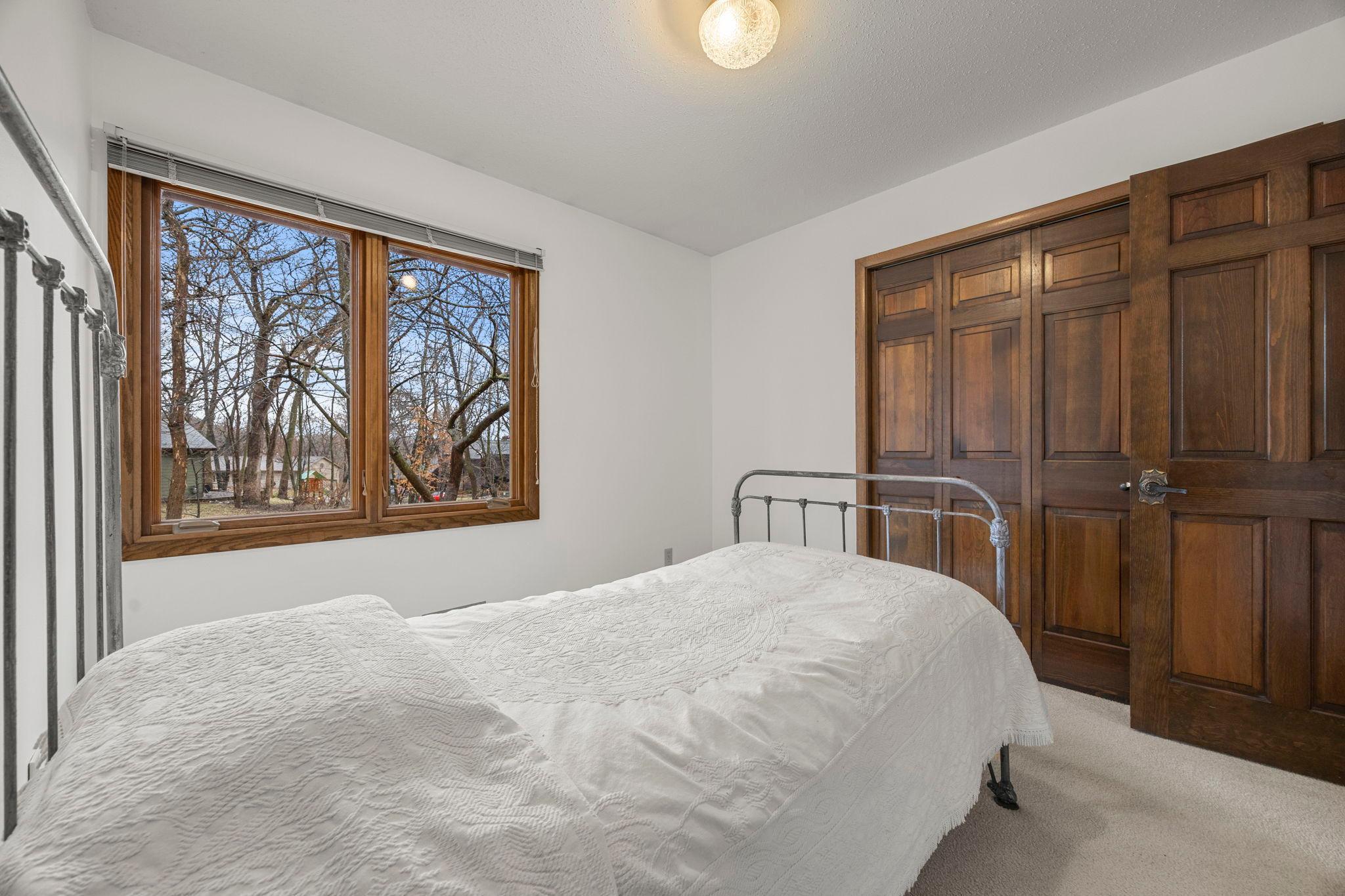 58-web-or-mls-9449 Woodridge Dr-280.jpg