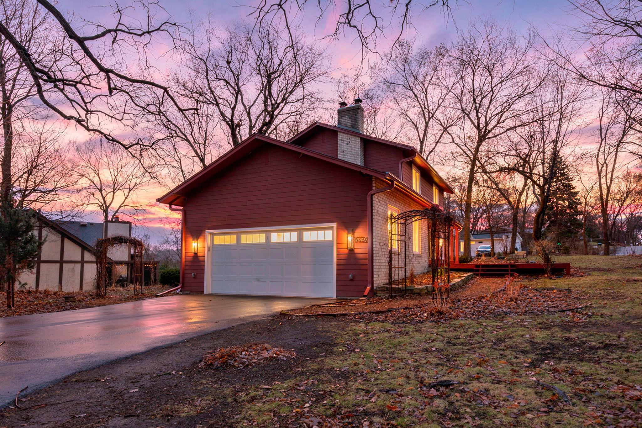 1-web-or-mls-9449 Woodridge Dr-355 copy.jpg