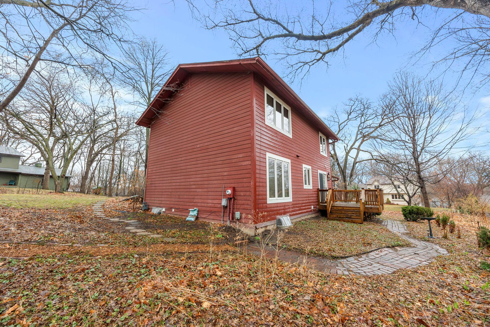 78-web-or-mls-9449 Woodridge Dr-345.jpg