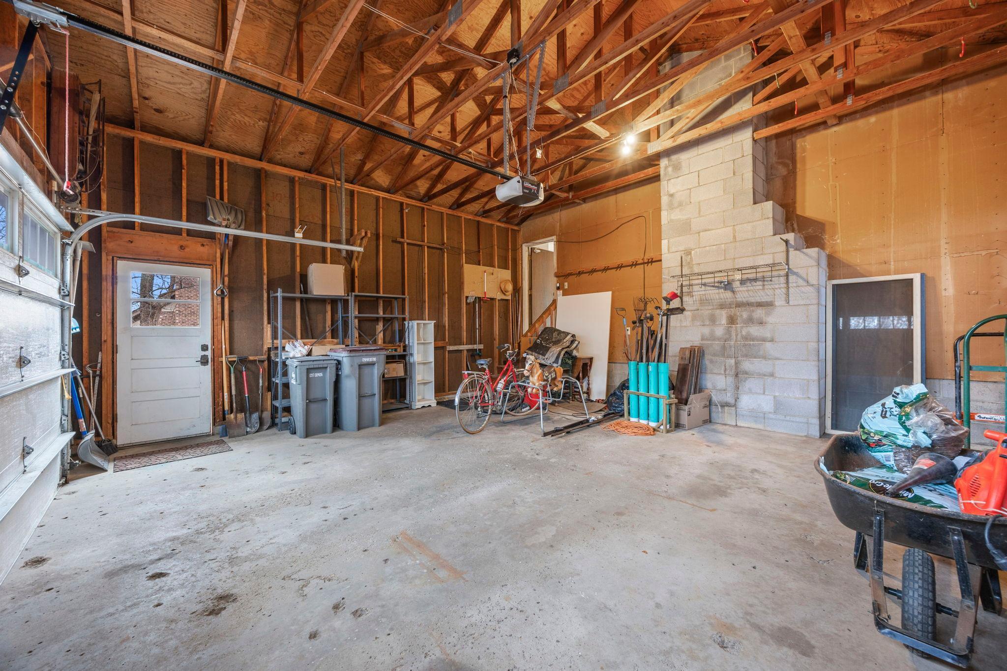 77-web-or-mls-9449 Woodridge Dr-185.jpg