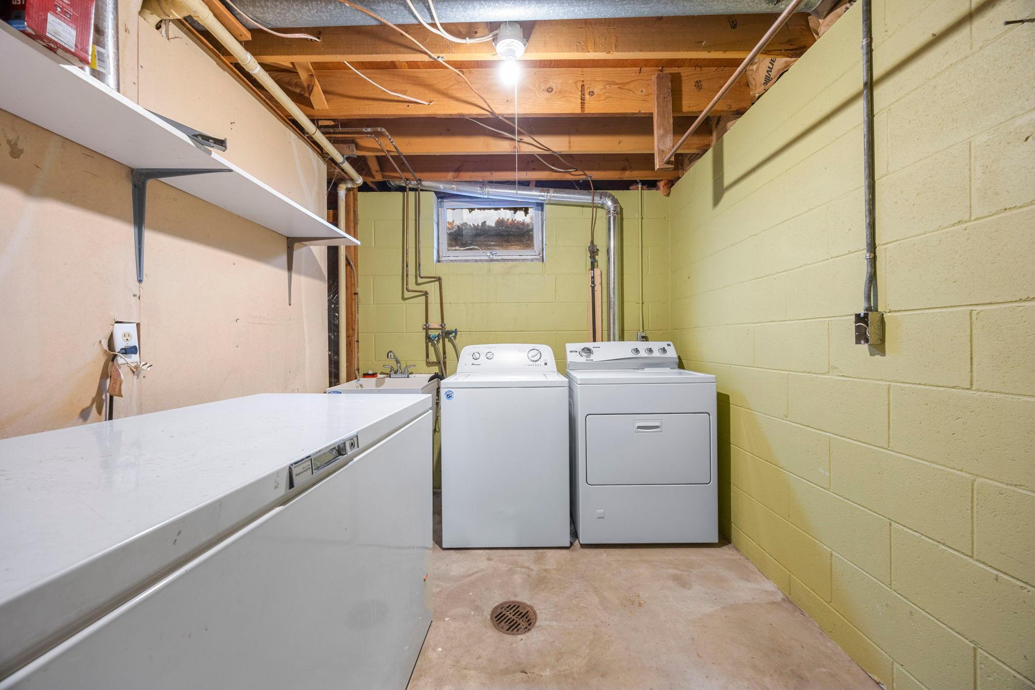 73-web-or-mls-9449 Woodridge Dr-10.jpg