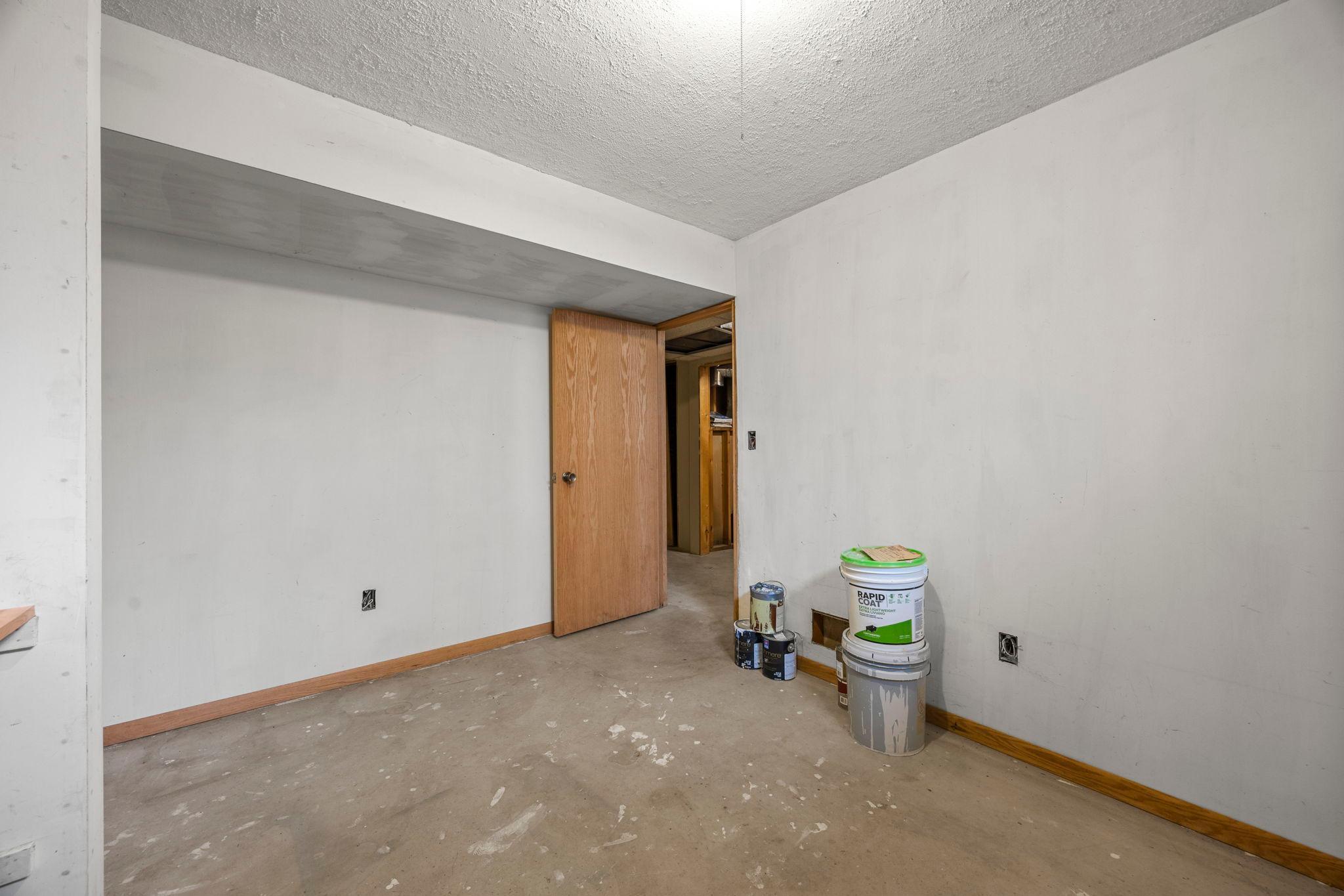 72-web-or-mls-9449 Woodridge Dr-65.jpg