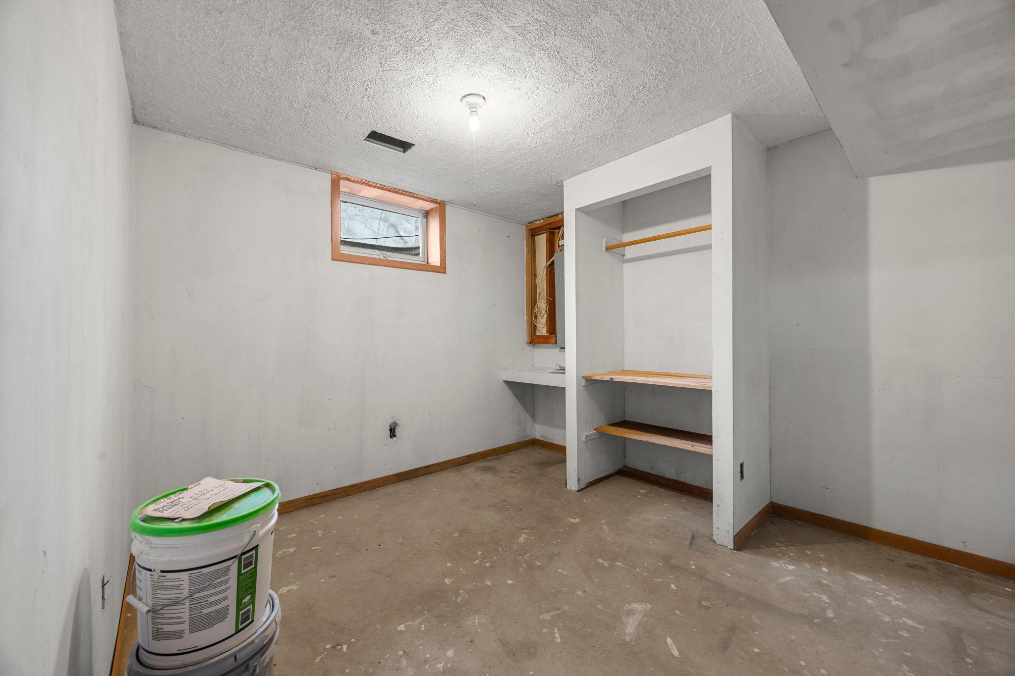 71-web-or-mls-9449 Woodridge Dr-60.jpg