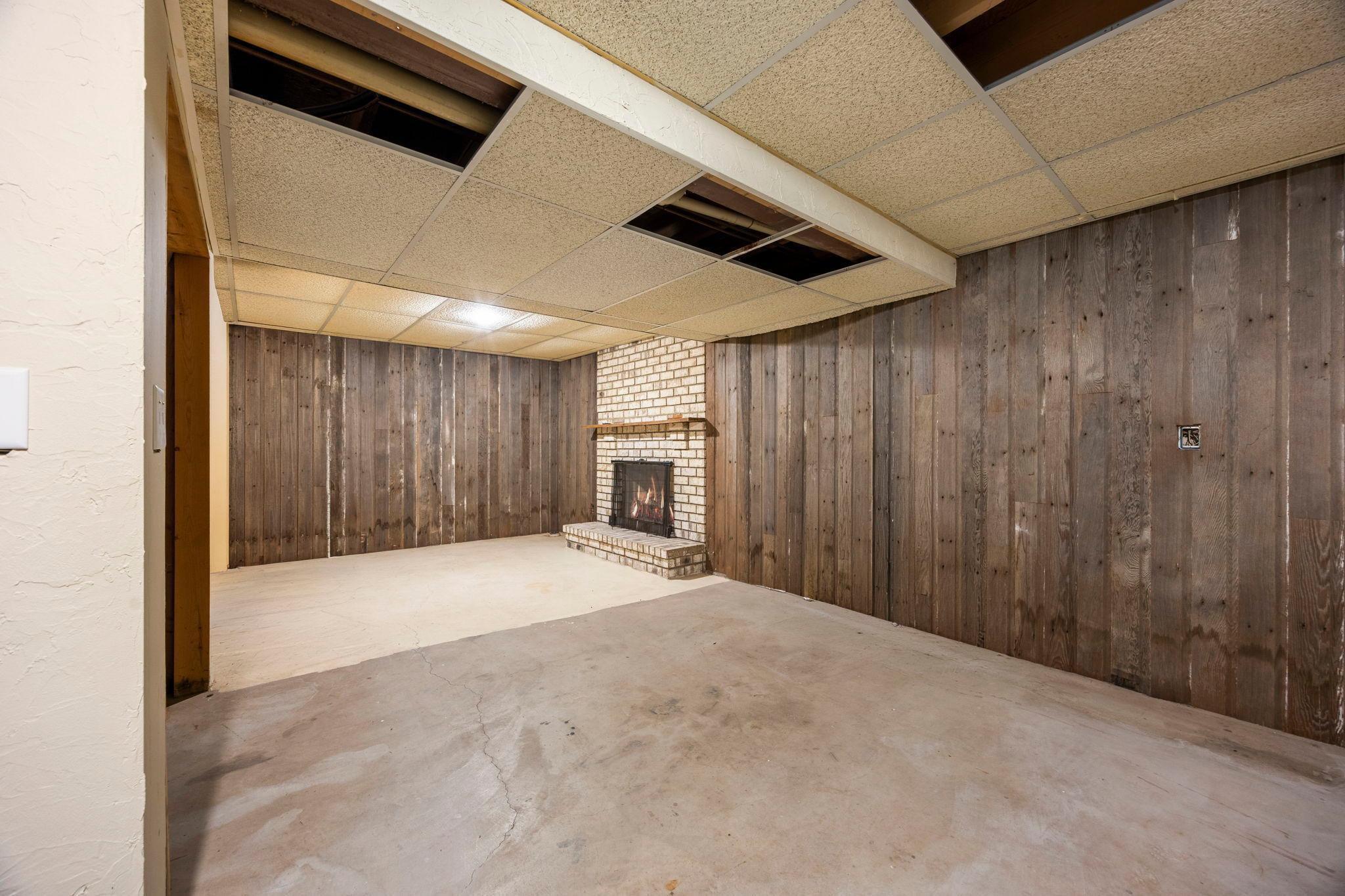 69-web-or-mls-9449 Woodridge Dr-55.jpg