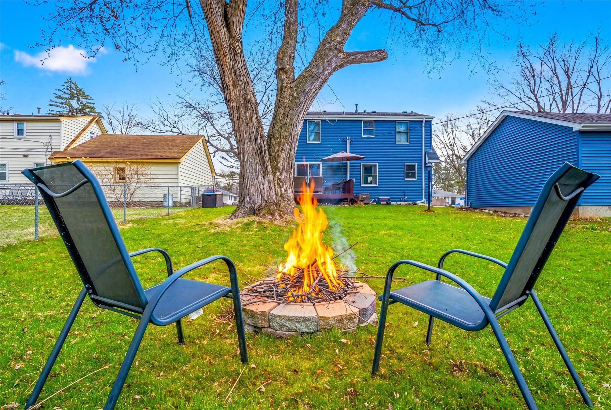 Backyard/Firepit