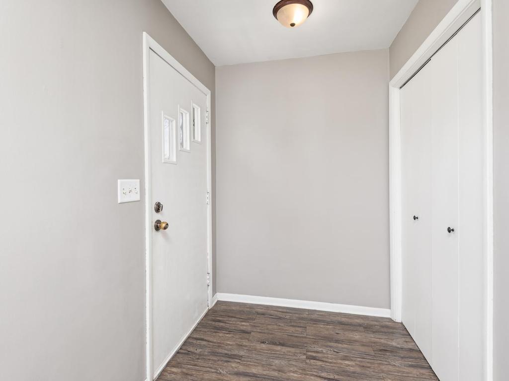 701 1st St NE New Prague MN 56071 USA-005-005-First St NENew Prague5-MLS_Size.jpg