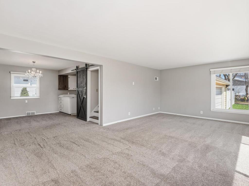 701 1st St NE New Prague MN 56071 USA-006-006-First St NENew Prague6-MLS_Size.jpg