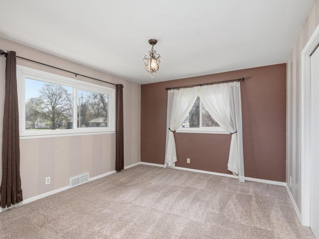 701 1st St NE New Prague MN 56071 USA-012-012-First St NENew Prague12-MLS_Size.jpg