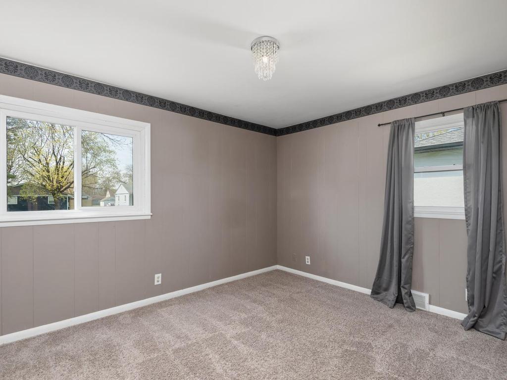 701 1st St NE New Prague MN 56071 USA-013-013-First St NENew Prague13-MLS_Size.jpg