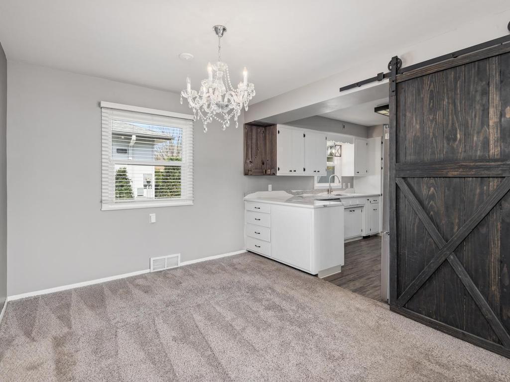 701 1st St NE New Prague MN 56071 USA-007-007-First St NENew Prague7-MLS_Size.jpg