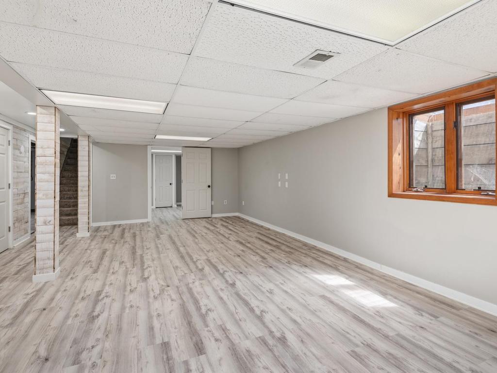 701 1st St NE New Prague MN 56071 USA-021-021-First St NENew Prague21-MLS_Size.jpg