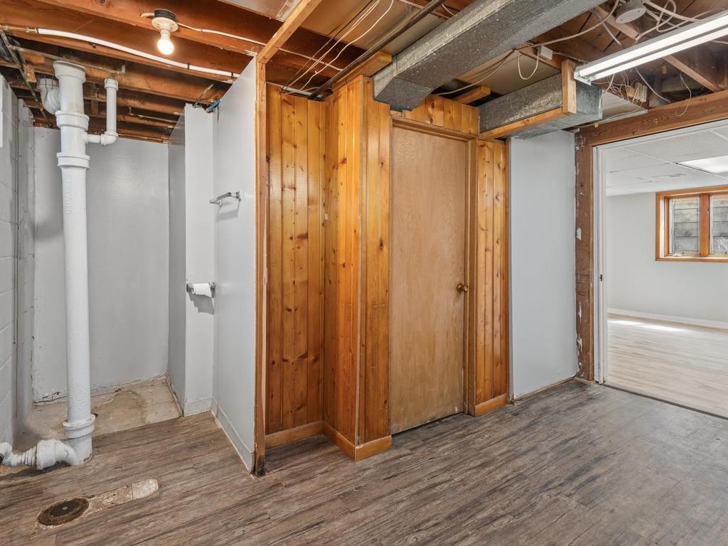 701 1st St NE New Prague MN 56071 USA-022-022-First St NENew Prague22-MLS_Size.jpg