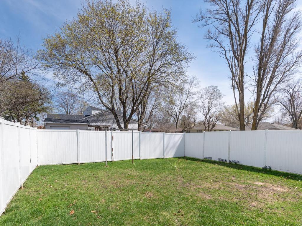 701 1st St NE New Prague MN 56071 USA-025-025-First St NENew Prague25-MLS_Size.jpg