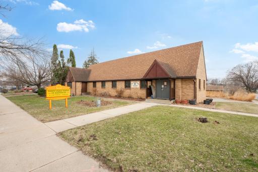 911 11th Avenue NW, Rochester, MN 55901