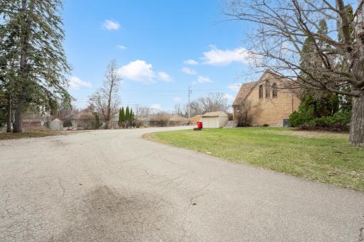 911 11th Avenue NW, Rochester, MN 55901