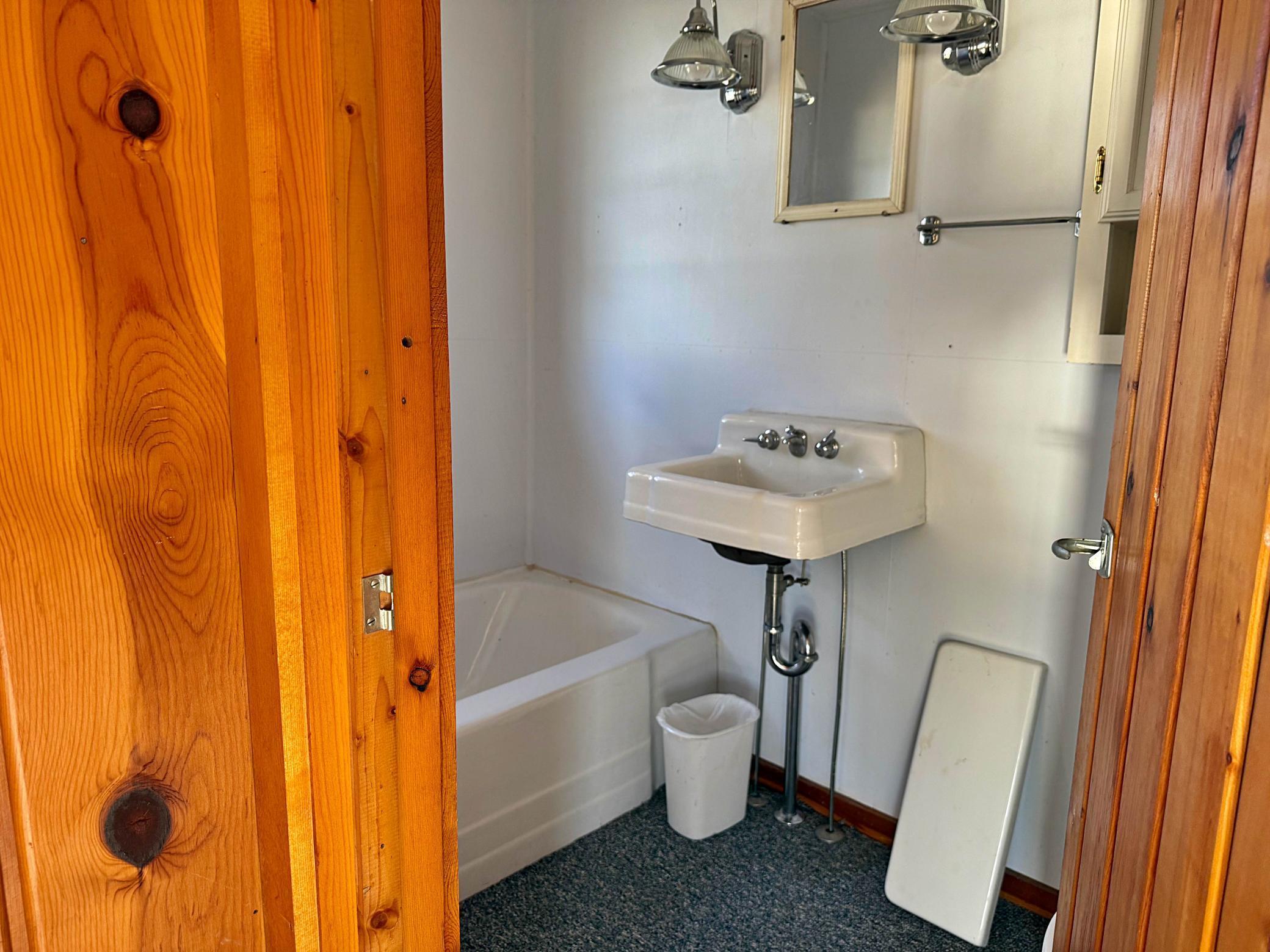 Bathroom guest home upper level.jpg