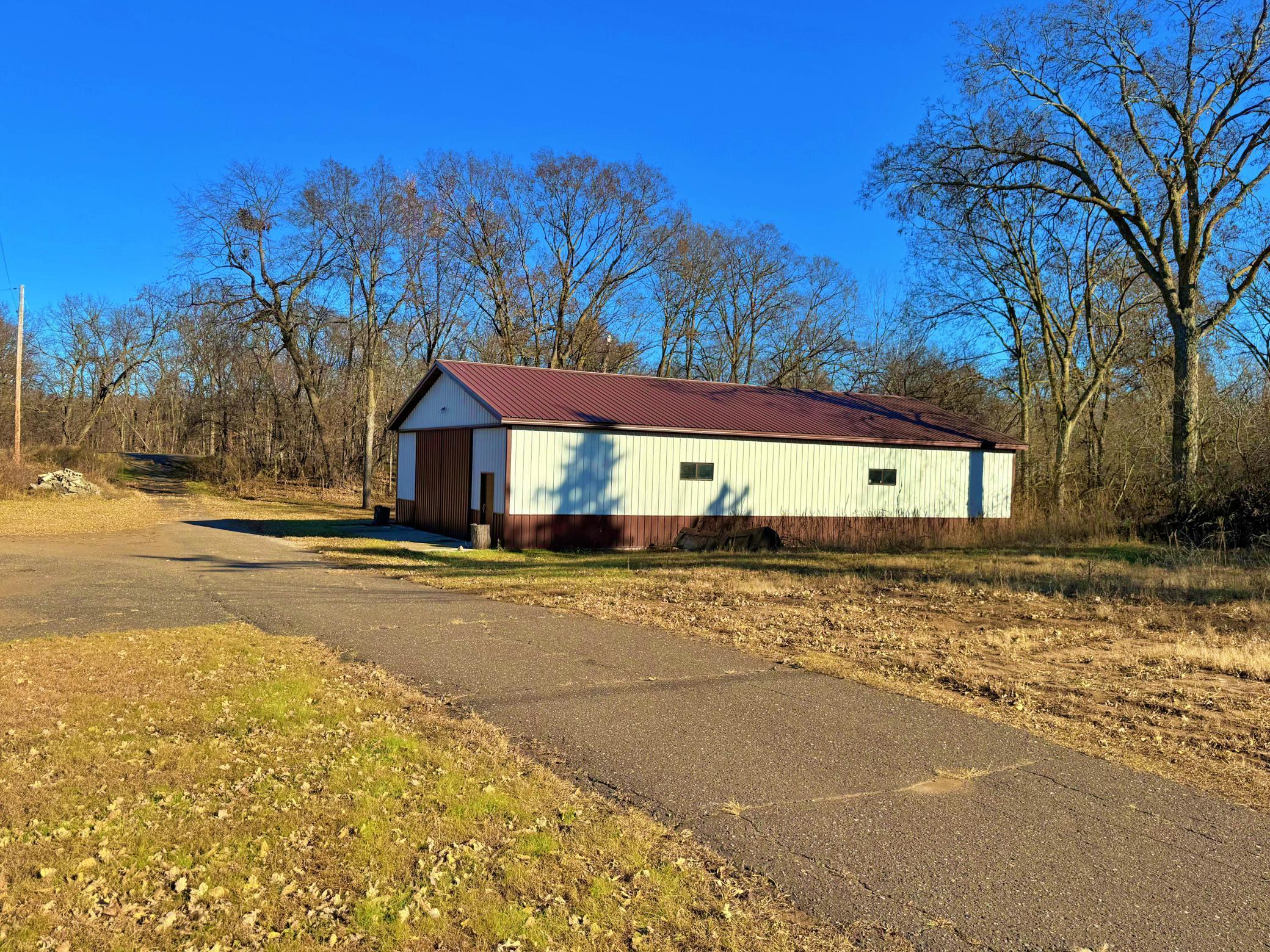 • 36’ x 64’ pole building