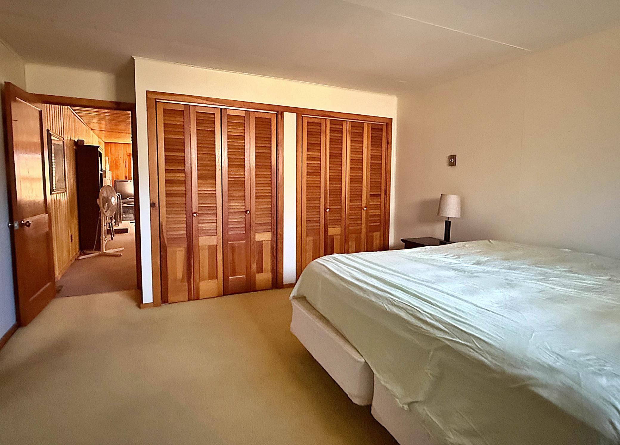 Bedroom 1 main house.jpg