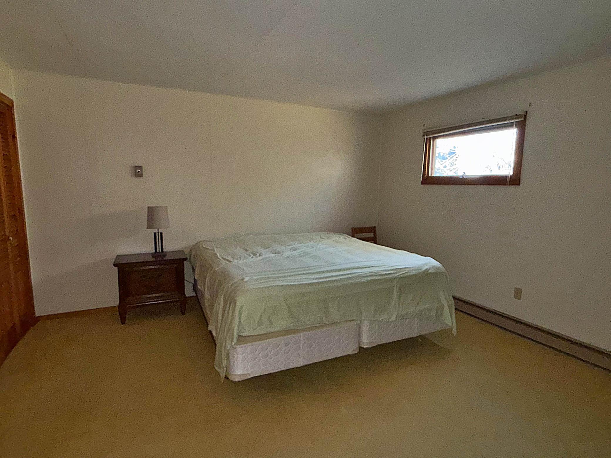 Bedroom 1 main house.jpg