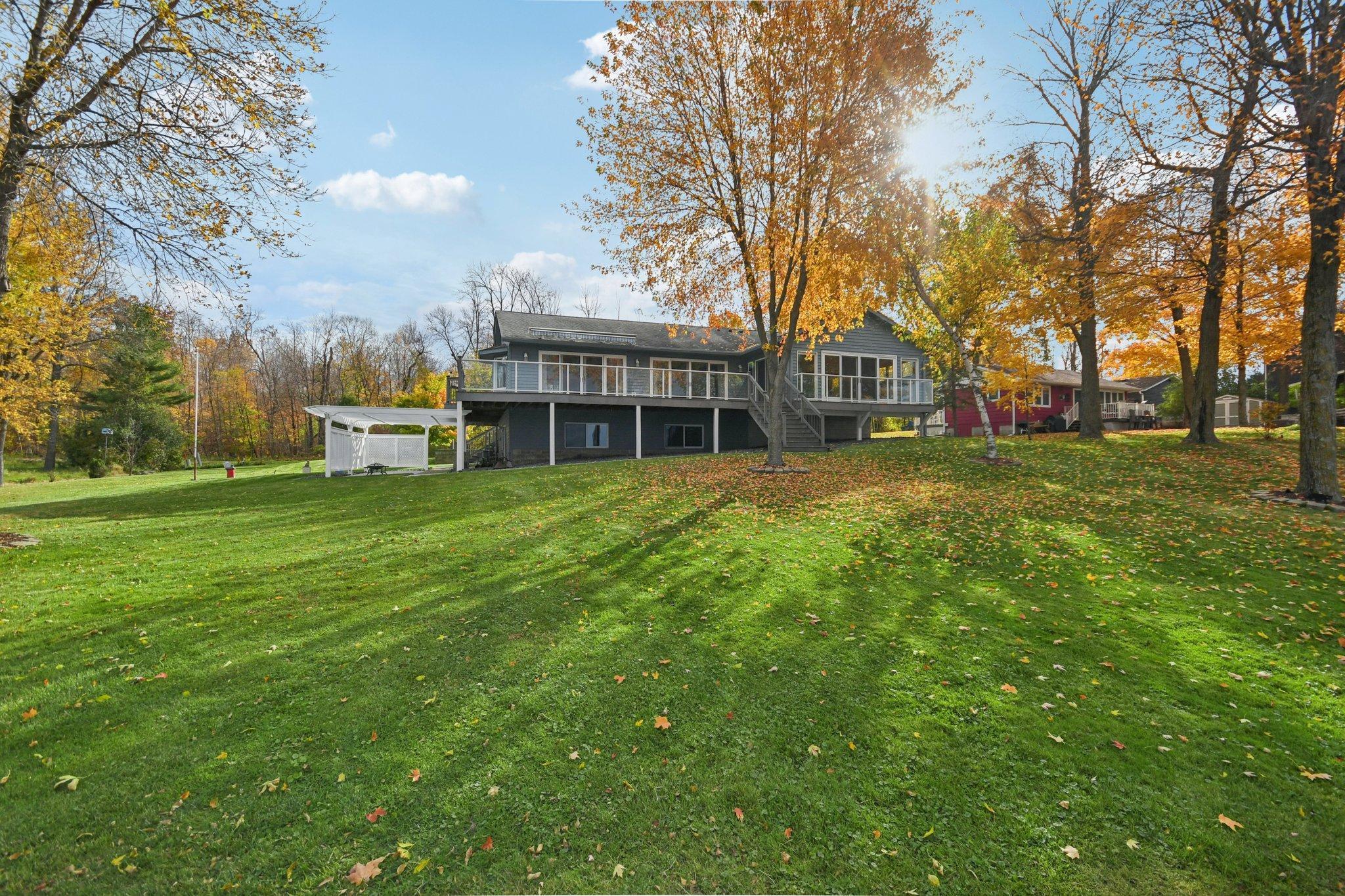 69-web-or-mls-Maple Ln-S2110-069.jpg