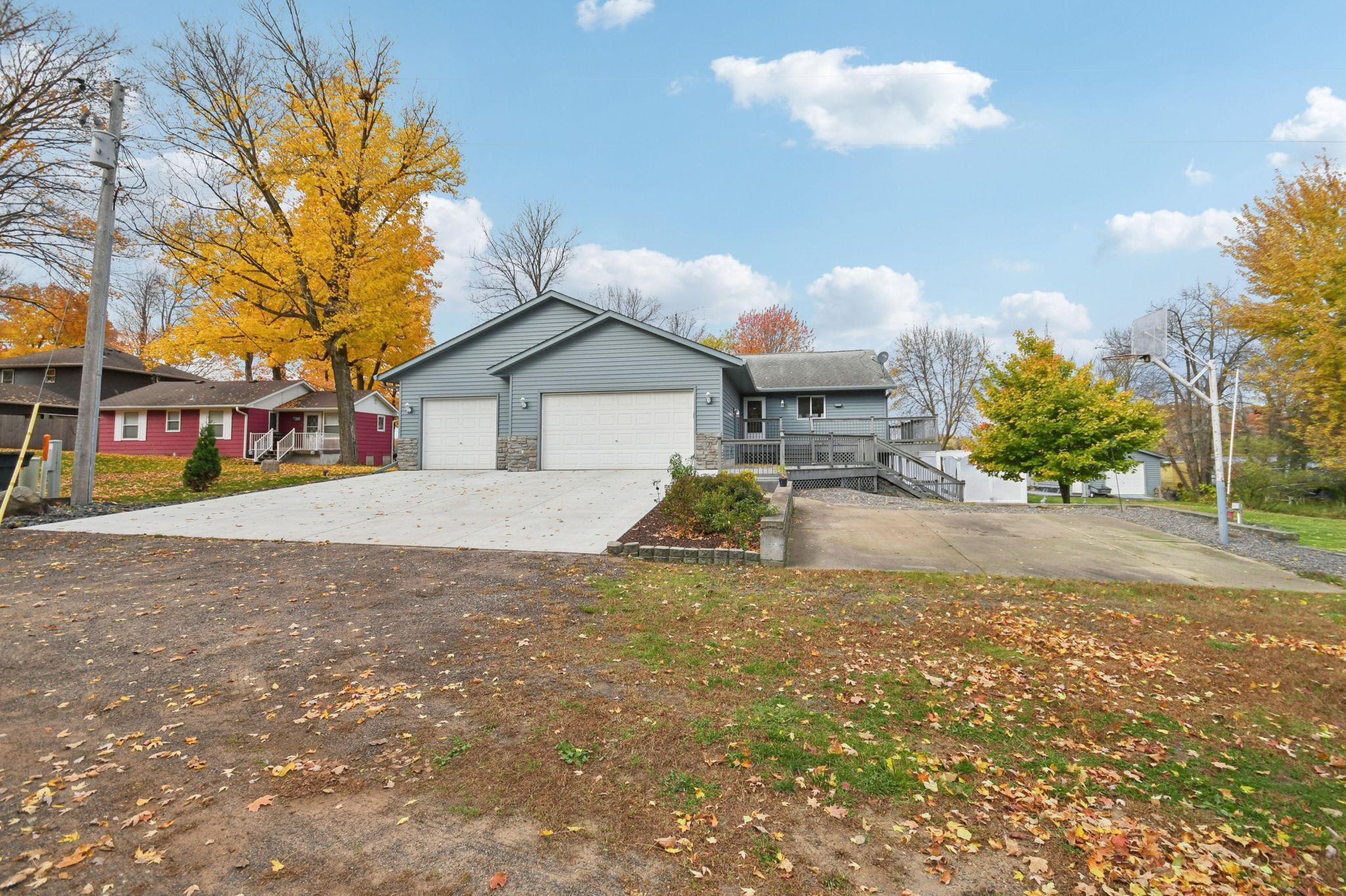 4-web-or-mls-3-print-Maple Ln-S2110-003 R.jpg