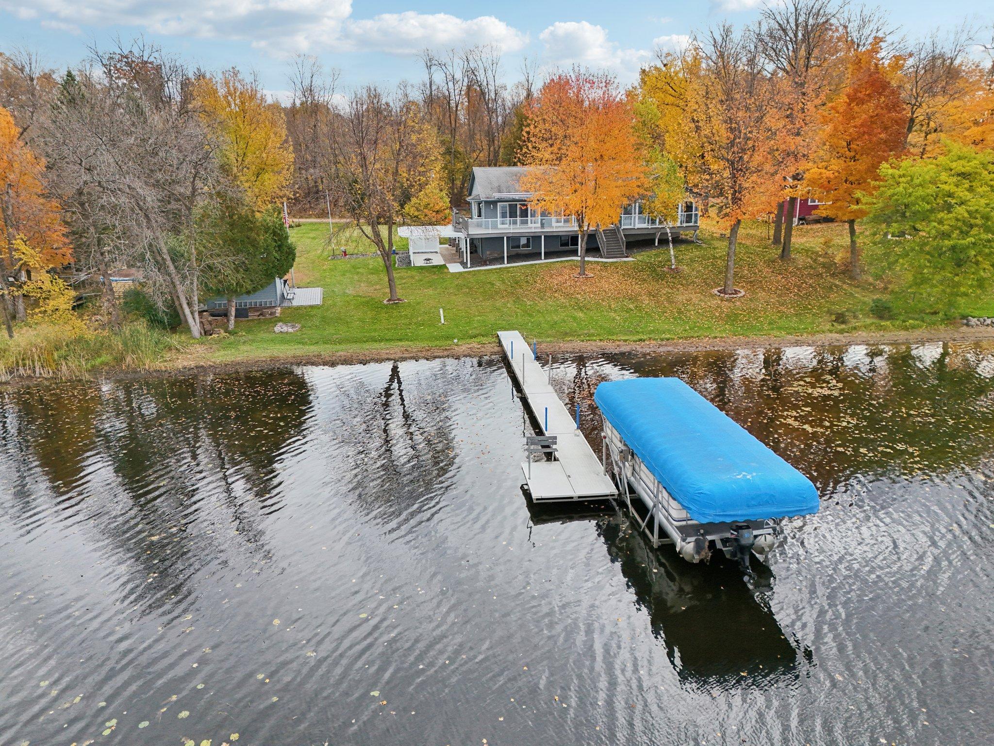 76-web-or-mls-Maple Ln-S2110-076.jpg