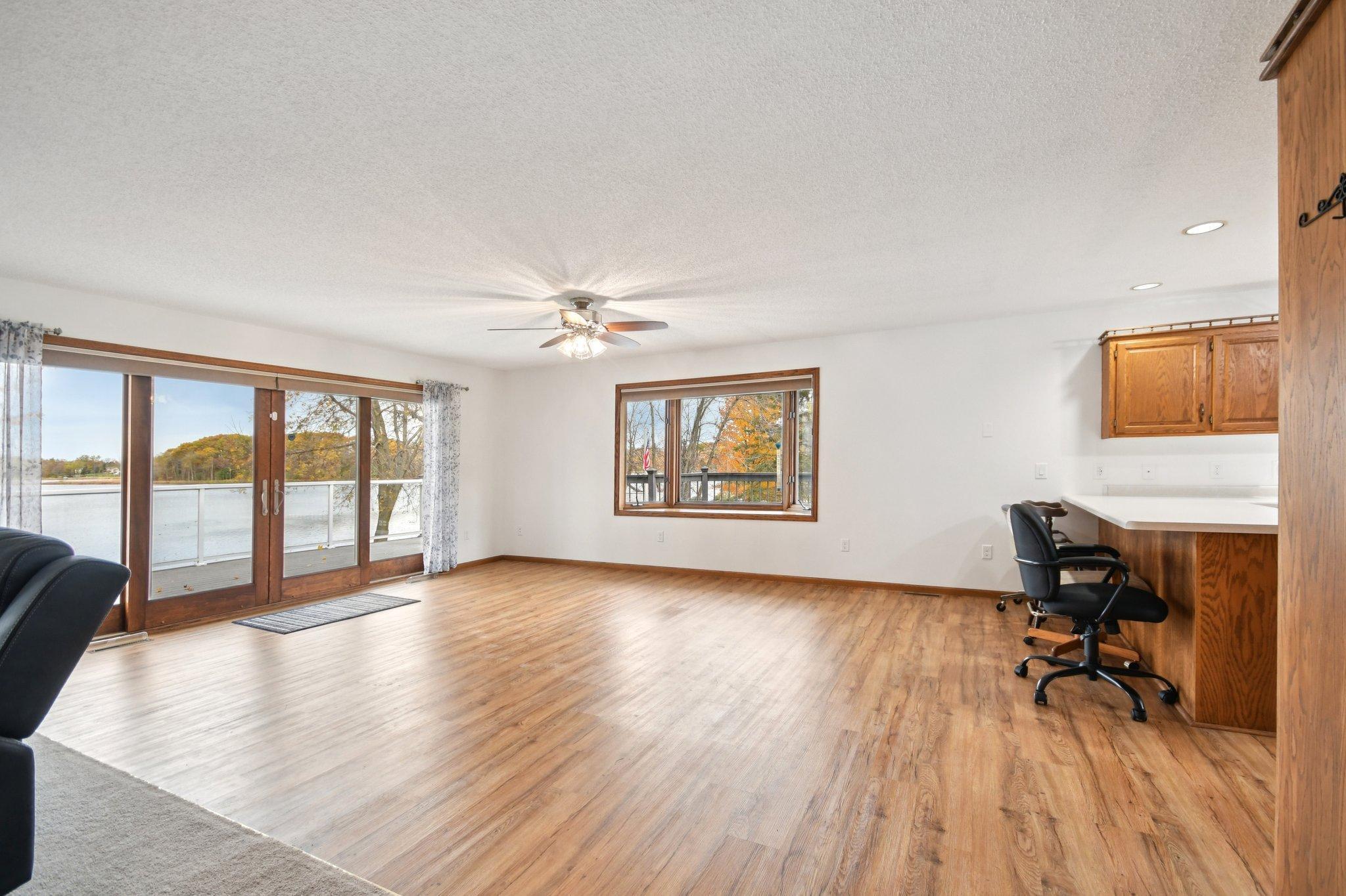 8-web-or-mls-Maple Ln-S2110-008.jpg