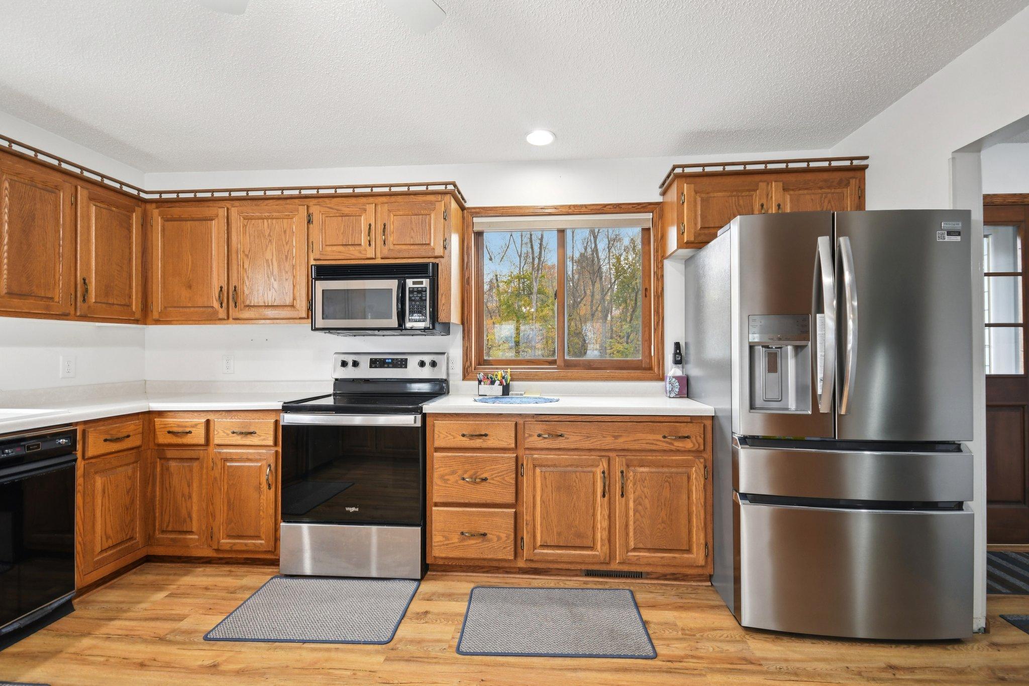 22-web-or-mls-Maple Ln-S2110-022.jpg