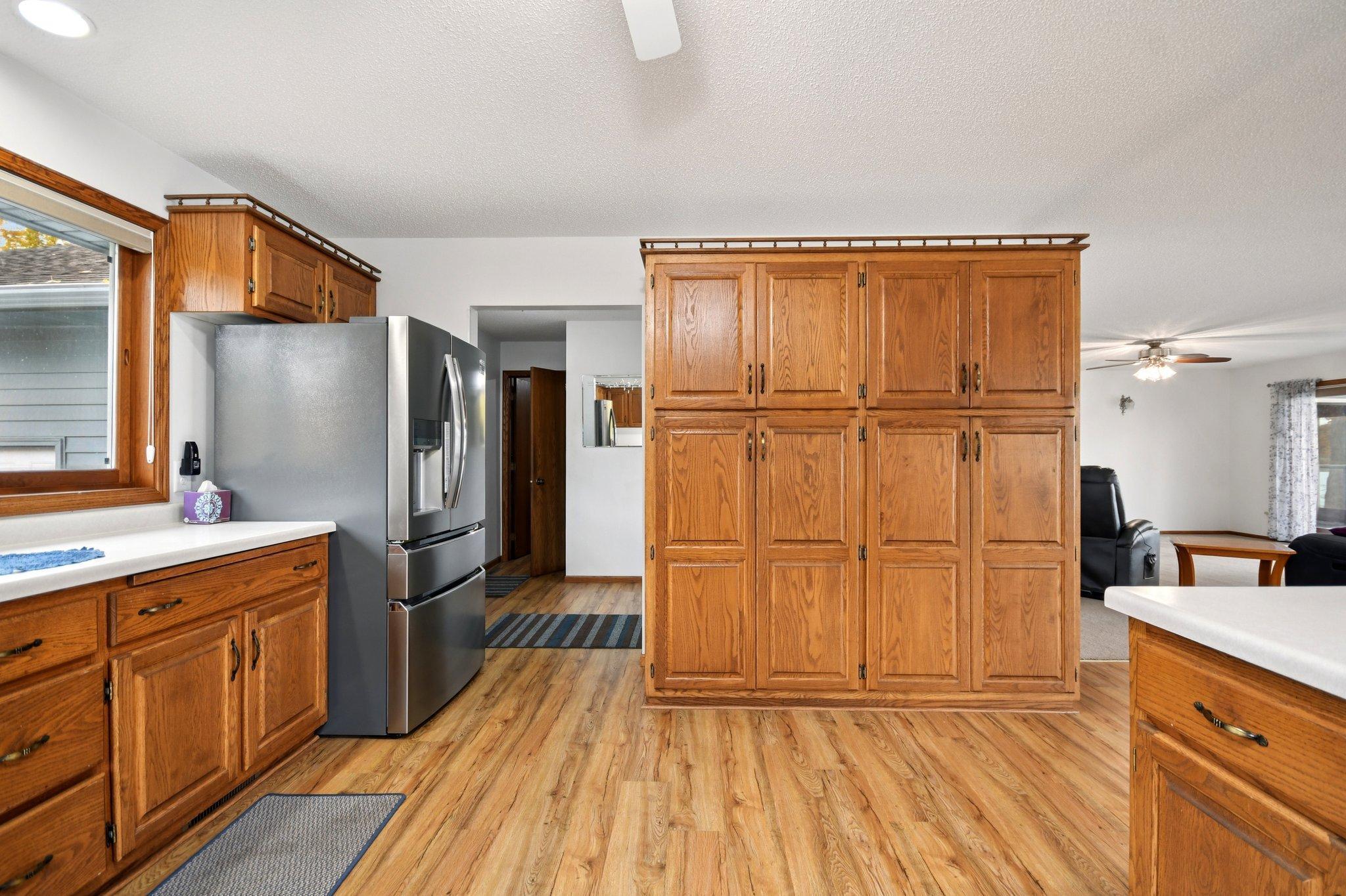 19-web-or-mls-Maple Ln-S2110-019.jpg