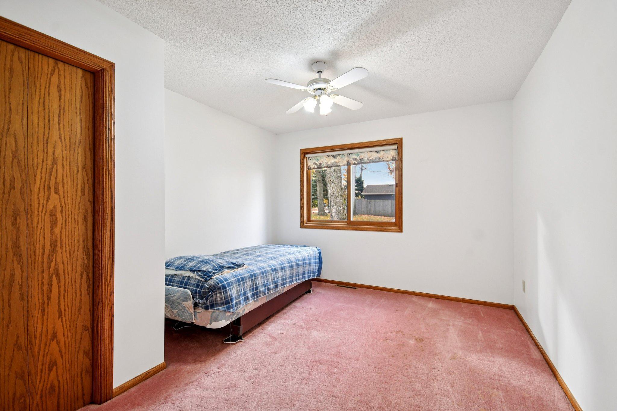 28-web-or-mls-Maple Ln-S2110-028.jpg