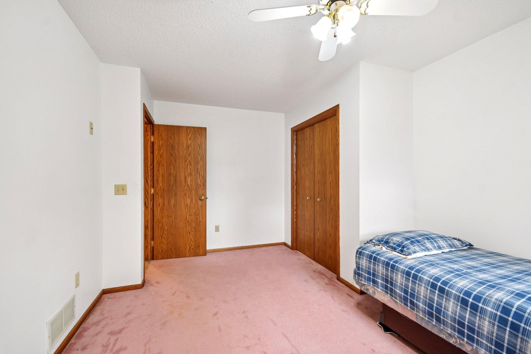 29-web-or-mls-Maple Ln-S2110-029.jpg