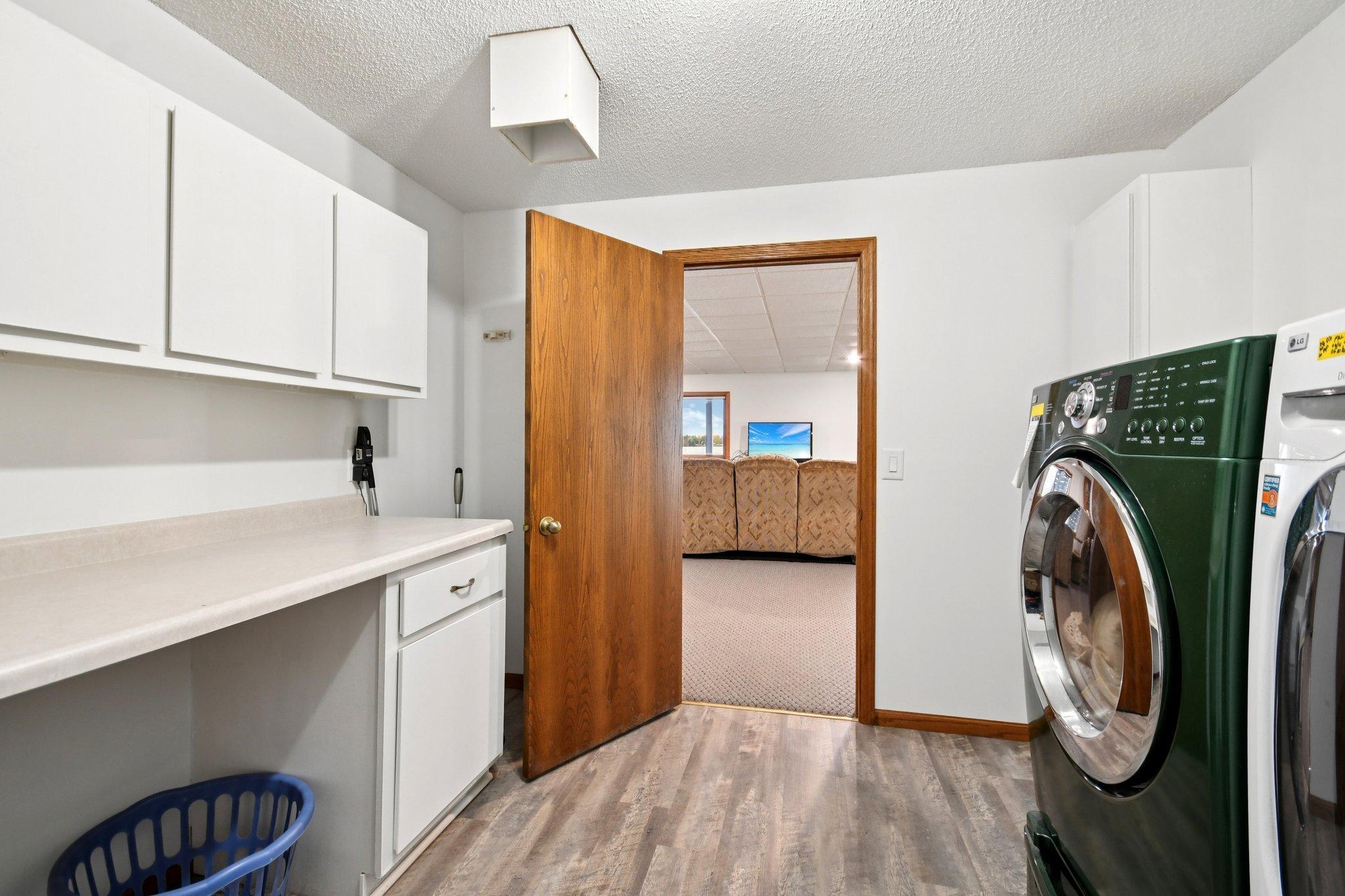 40-web-or-mls-Maple Ln-S2110-040.jpg